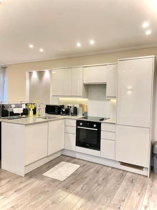 Stunning Two Bed Flat In