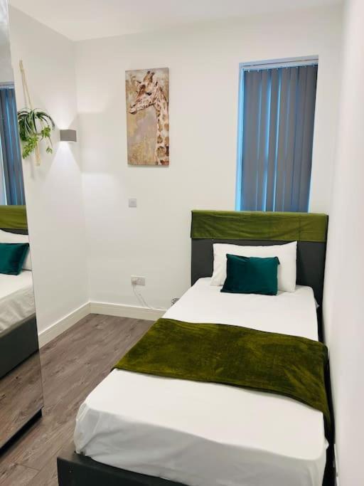 Stunning Two Bed Flat In London