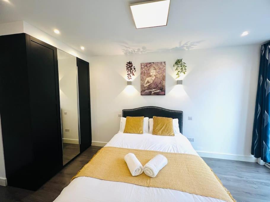 Apartment Stunning Two Bed Flat In London