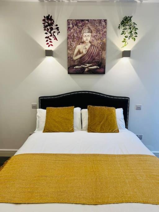 Apartment Stunning Two Bed Flat In